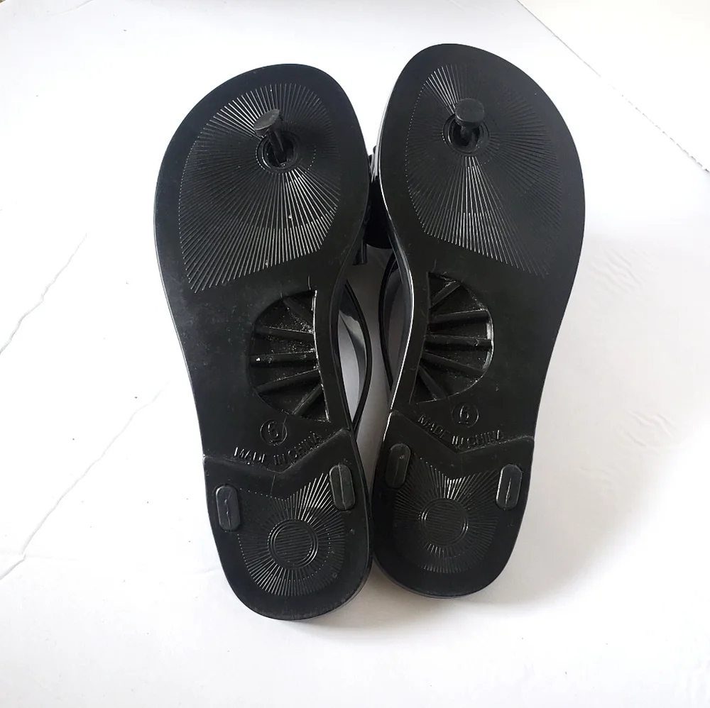 KATE SPADE BLACK RHINESTONE JELLY SLIPPERS..SIZE 6‎
